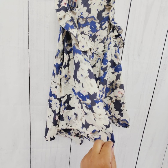 Sim & Sam Floral Ruffle Trimmed Cold Shoulder Long Sleeve Crepe Top EUX Small - Picture 8 of 9